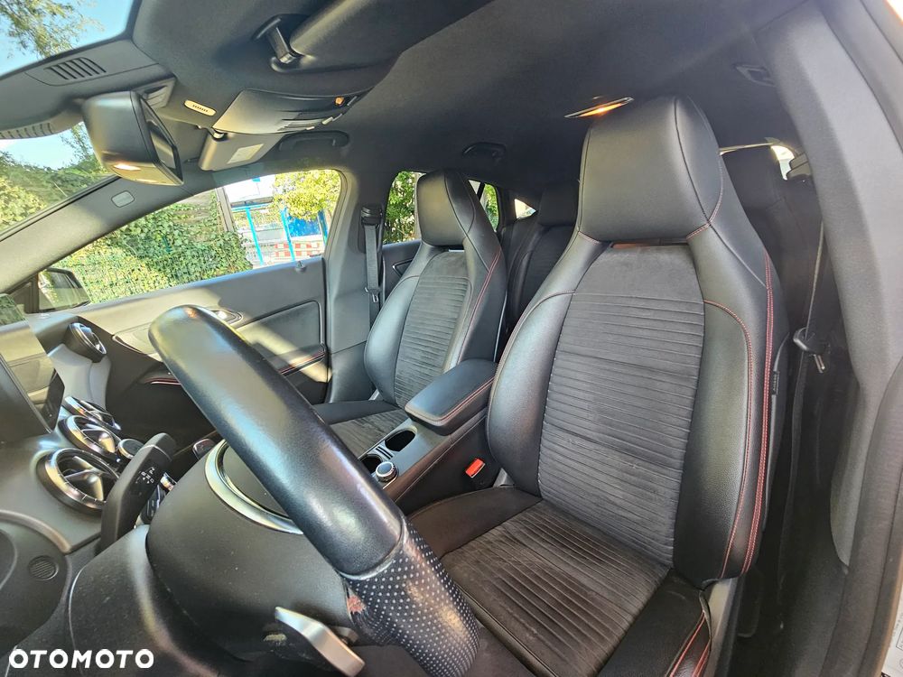 Mercedes-Benz CLA 220 4-Matic AMG Line - 15