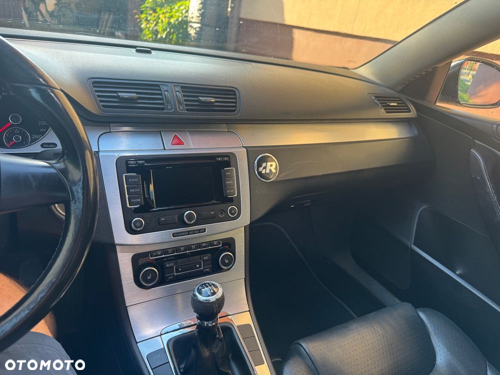 Volkswagen Passat - 20