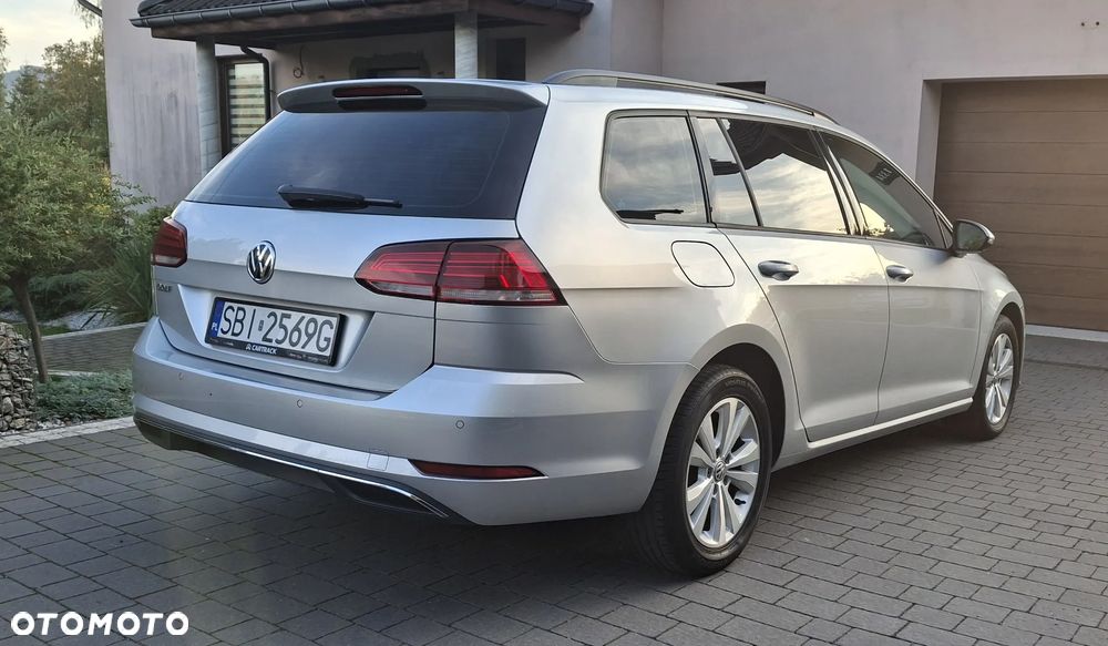 Volkswagen Golf - 5