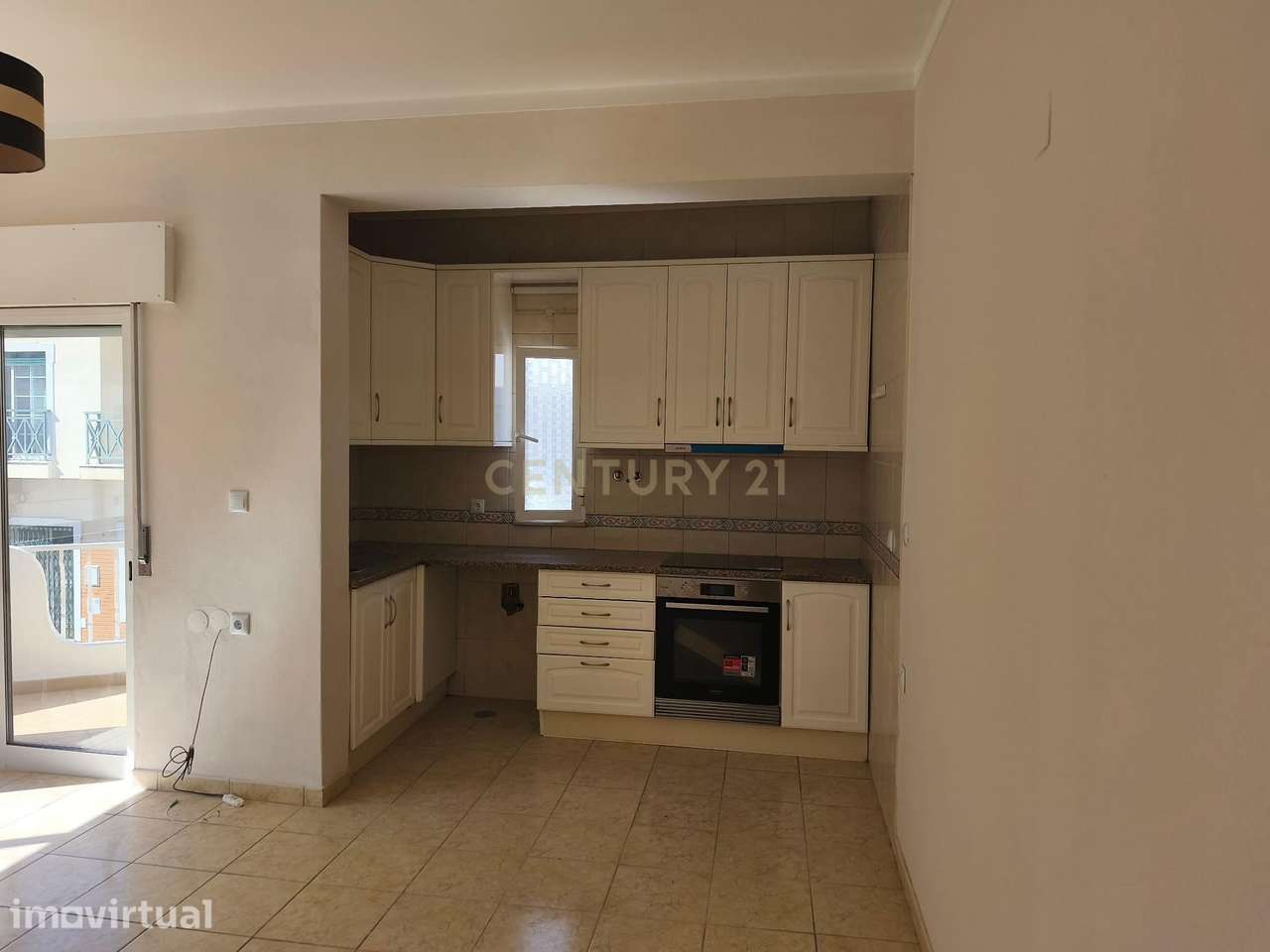 Apartamento T2 para Arrendamento em Quarteira – Totalmente Remodelado - Grande imagem: 3/20