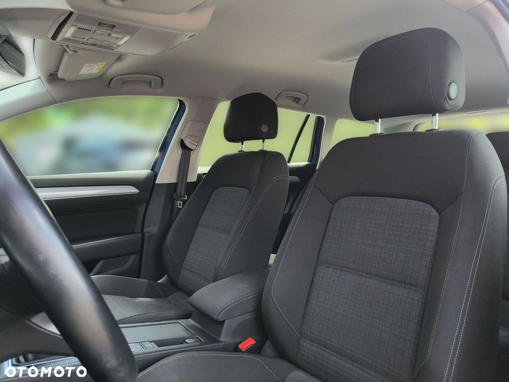 Volkswagen Passat - 22