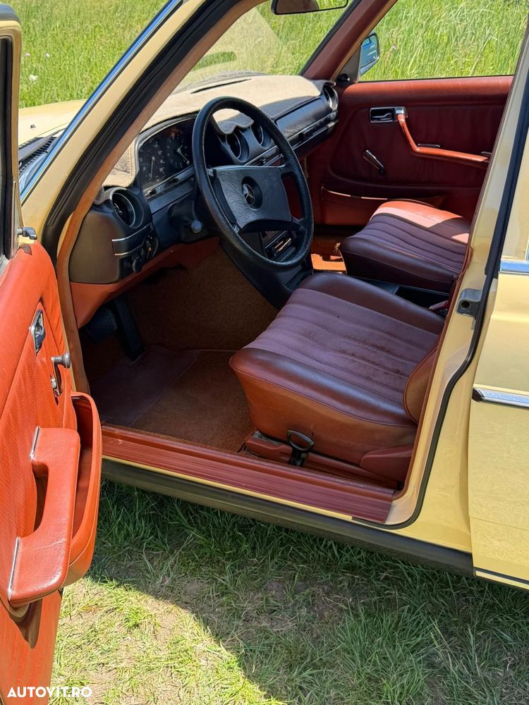 Mercedes-Benz W123 - 12