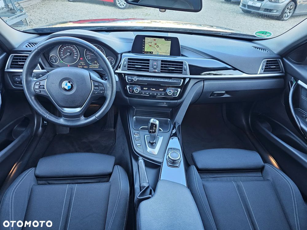 BMW Seria 3 320i xDrive Sport Line - 11