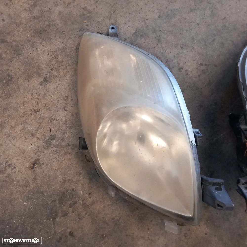 Conjunto farois toyota yaris ano 2008 - 2