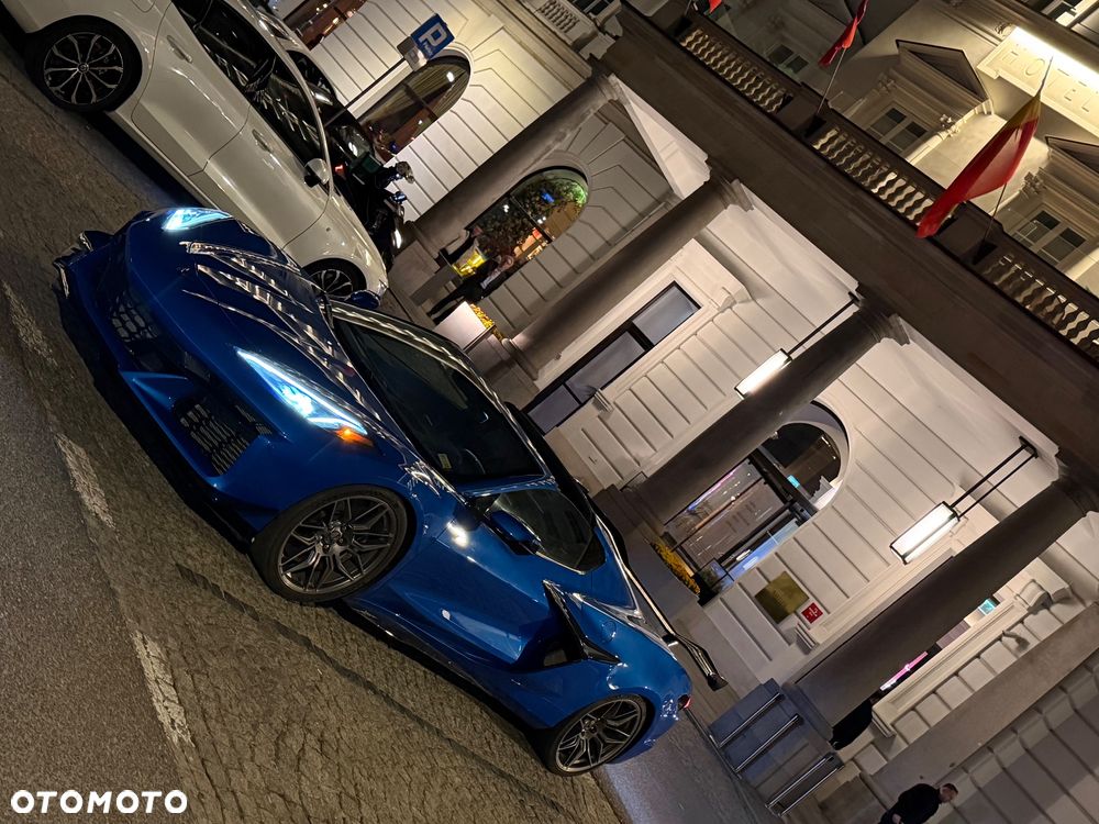 Chevrolet Corvette - 30