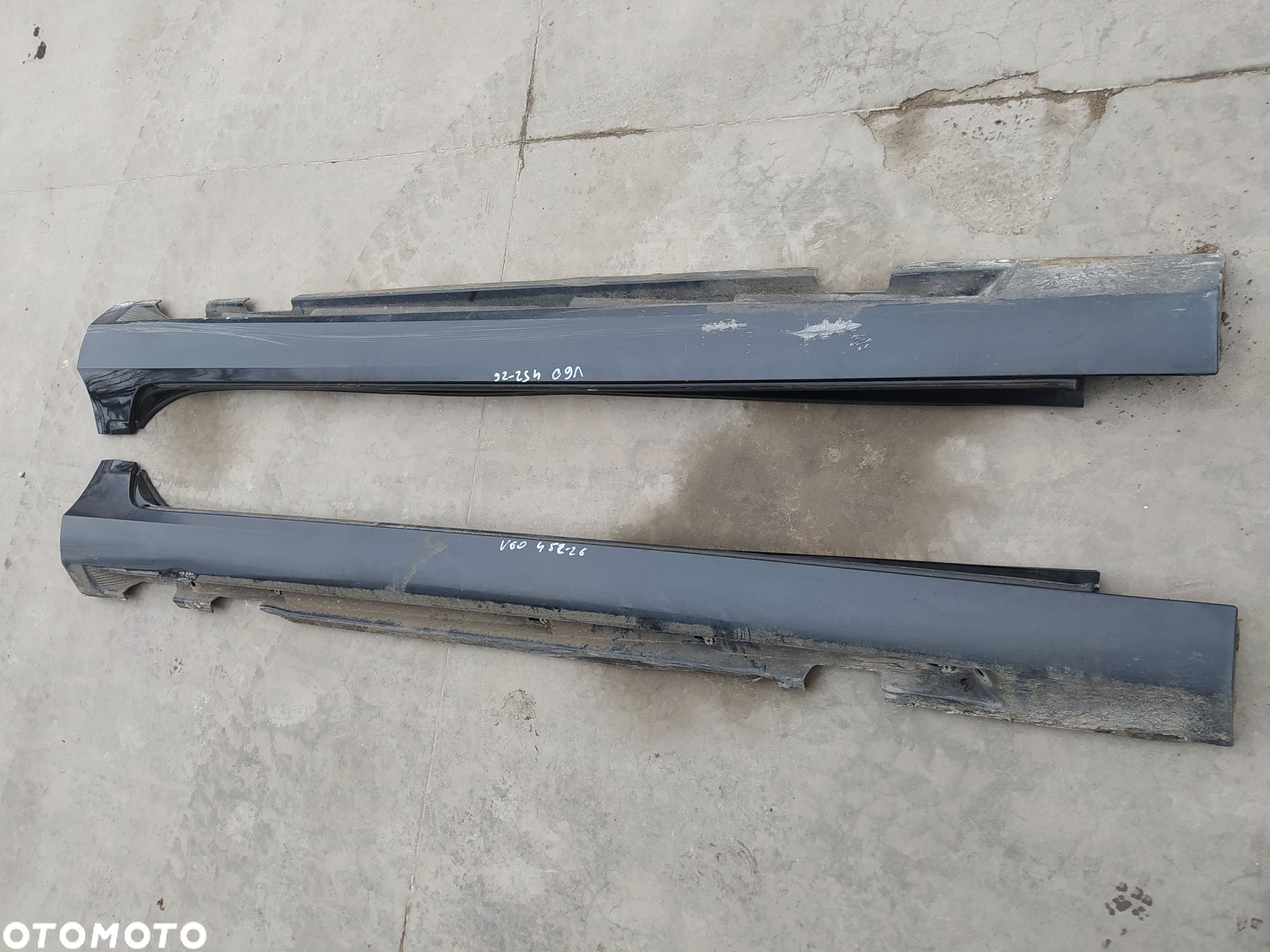 LISTWA PROGOWA NAKŁADKA LEWA KOLOR 452-26 VOLVO V60 S60 II RADOM - 2