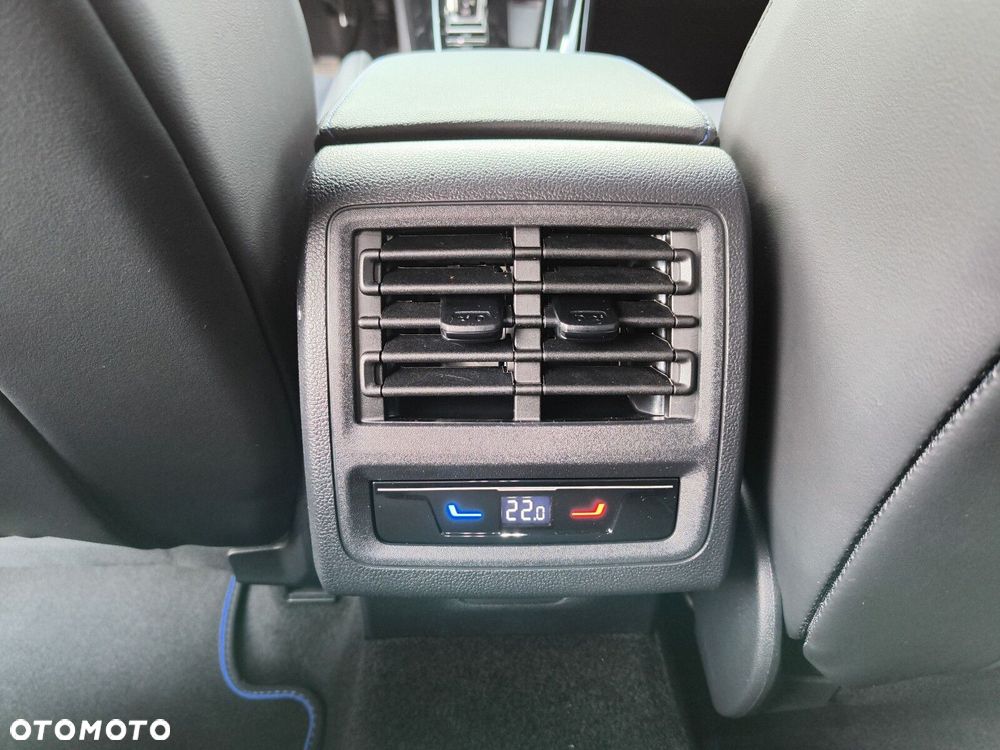 Volkswagen Golf 2.0 TSI 4Motion R DSG - 34
