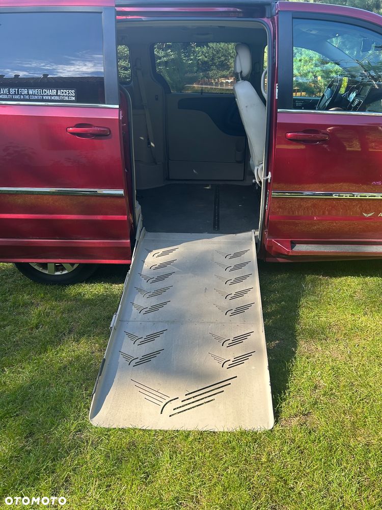 Chrysler Town & Country 3.6 Limited - 6