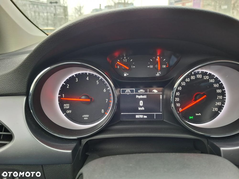 Opel Astra 1.2 T Edition S&S - 12