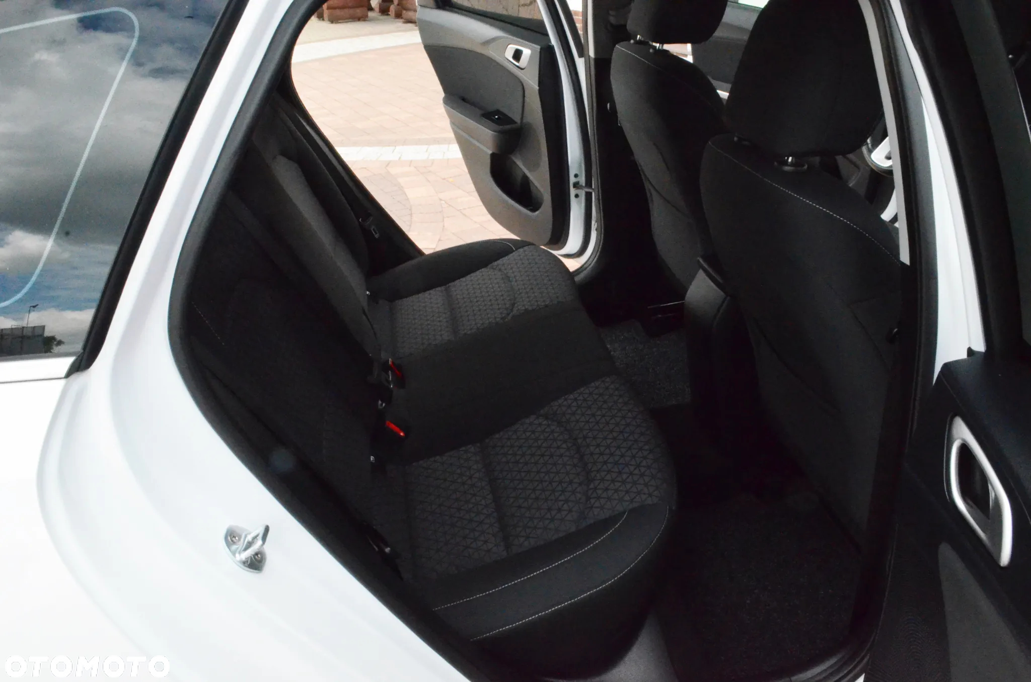 Kia Ceed - 26