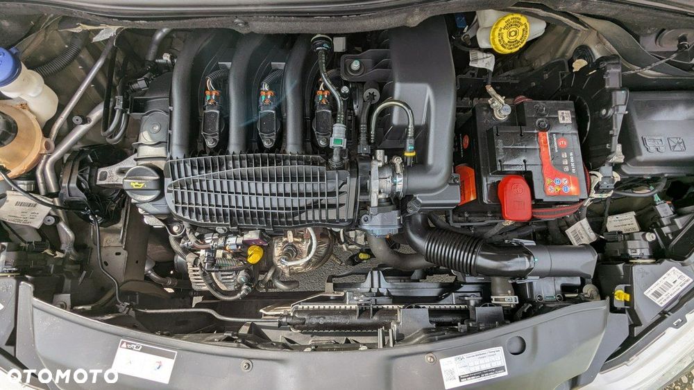 Peugeot 208 - 37