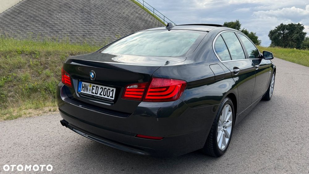 BMW Seria 5 523i - 11