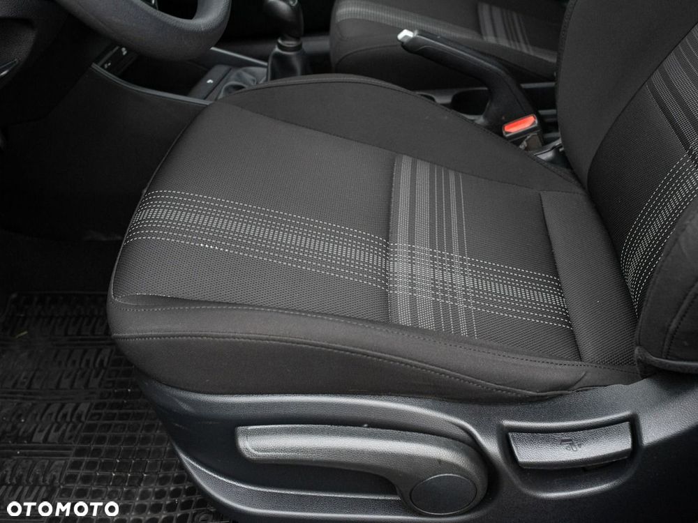 Hyundai i20 1.2 Pure - 11