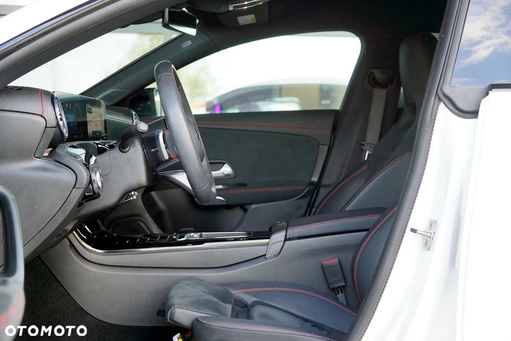 Mercedes-Benz CLA 180 mHEV AMG Line 7G-DCT - 18