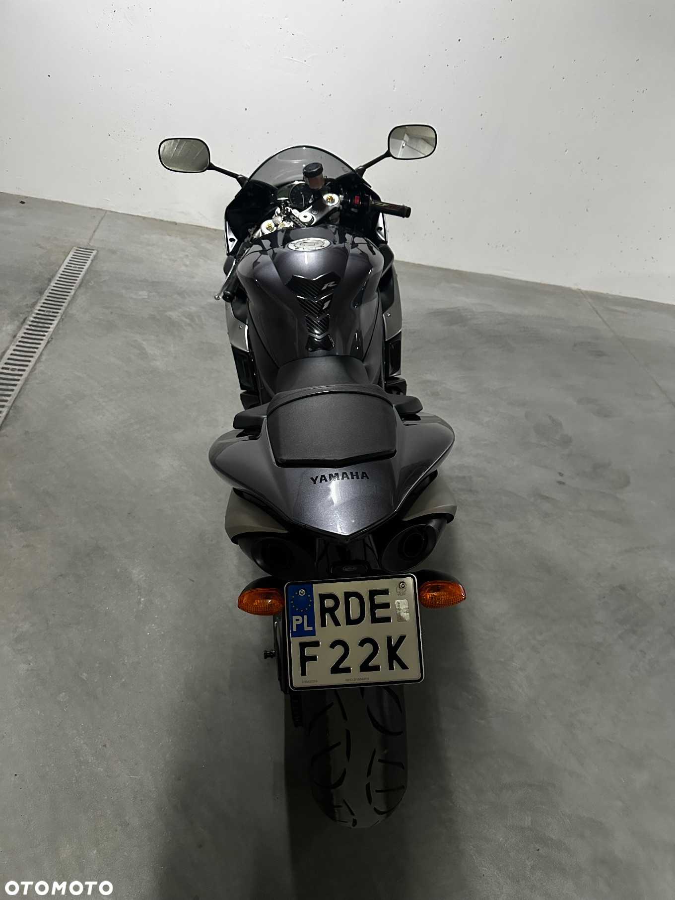 Yamaha YZF - 20