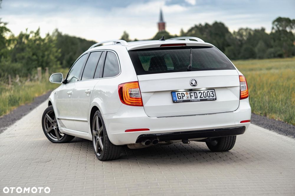 Skoda Superb 2.0 TDI L&K DSG - 17