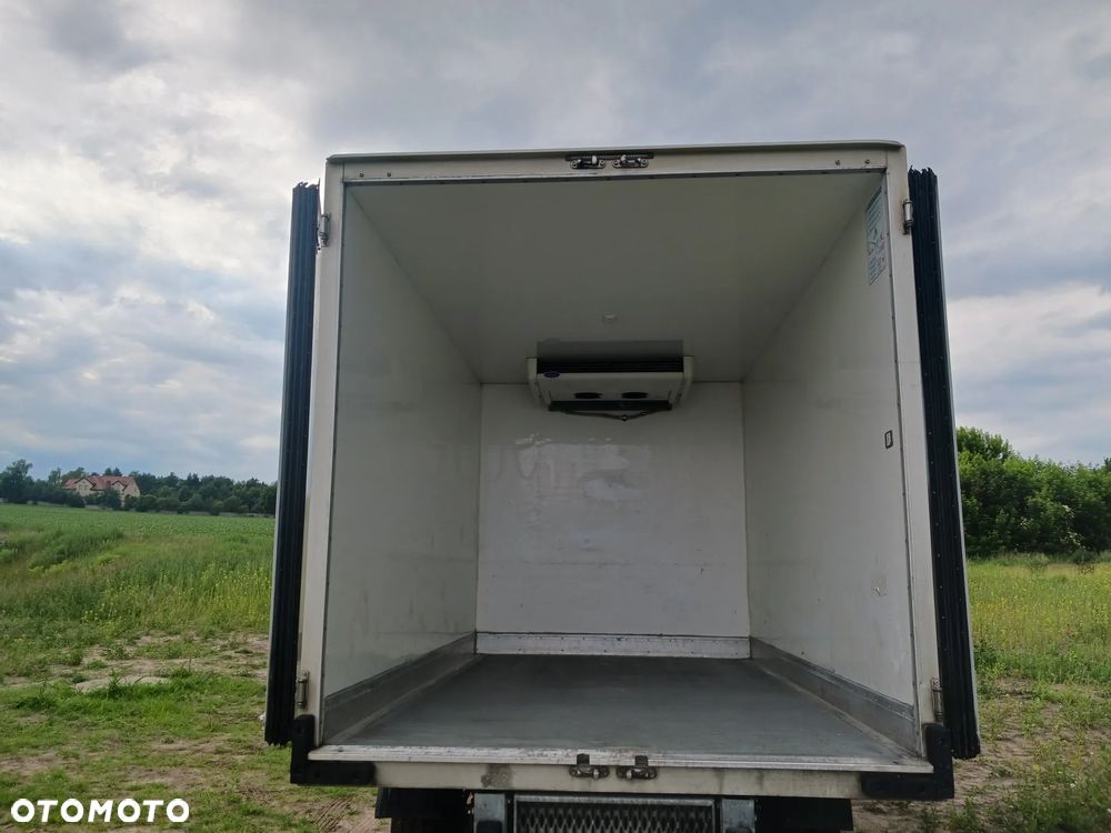 Iveco Daily 35S11 E5 Izoterma 2016r Chłodnia 289 tyś km Mroźnia Agregat zasilanie zew 230V - 25