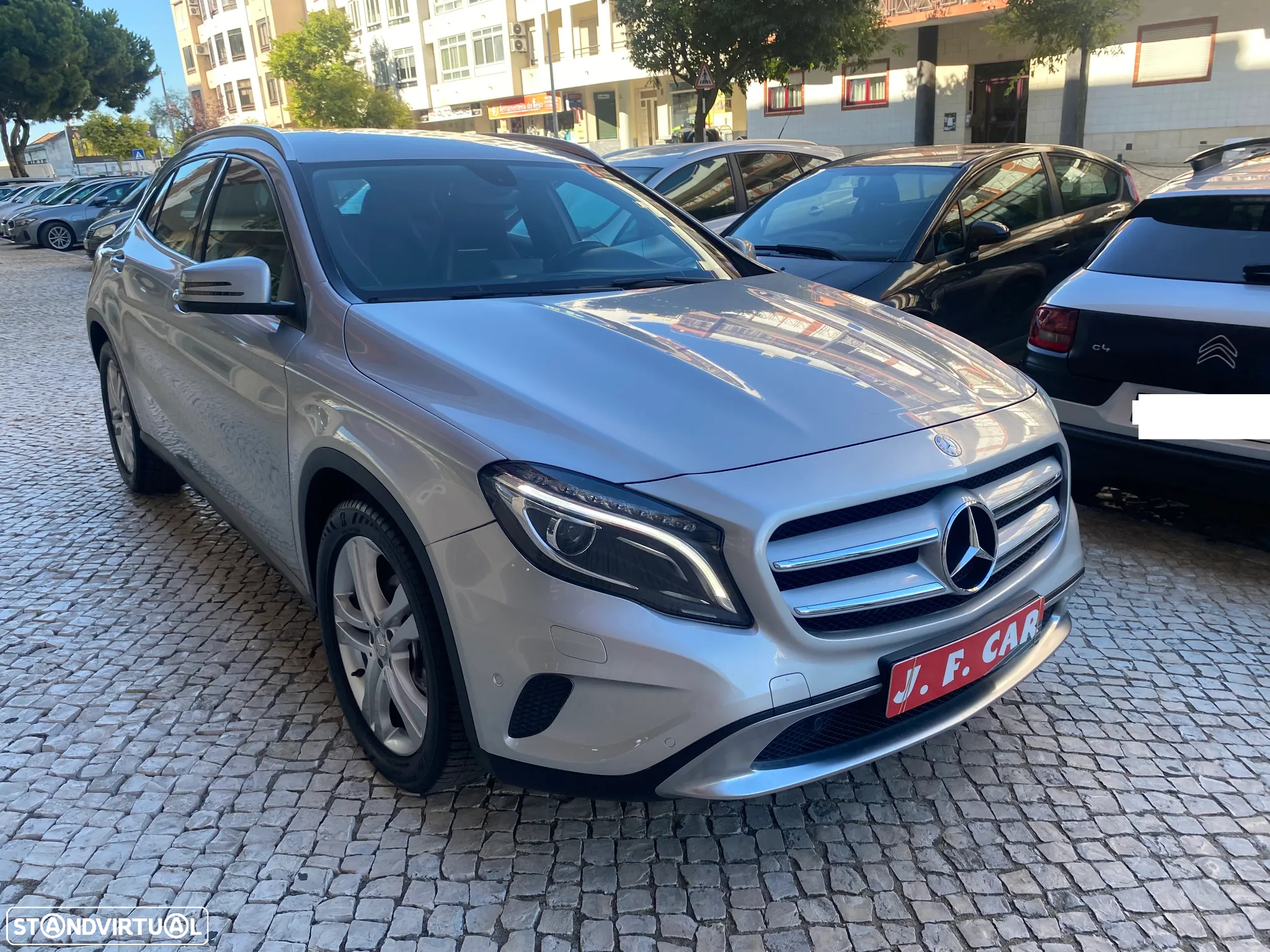 Mercedes-Benz GLA 180 (CDI) d 7G-DCT Urban - 16