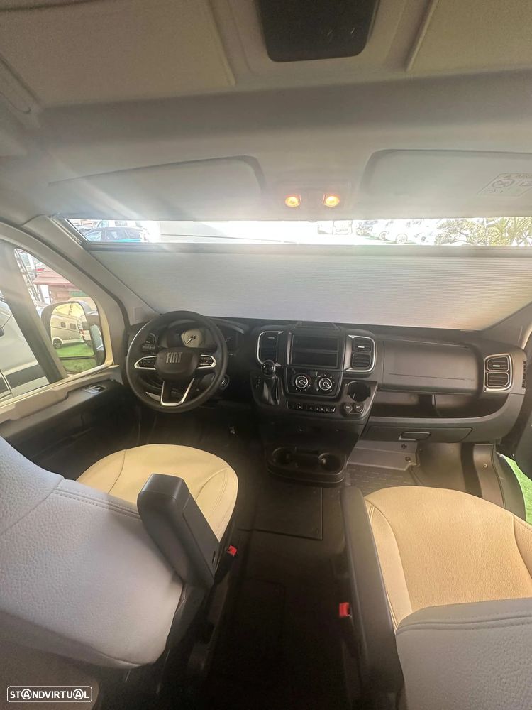 McLouis Menfys Van - 3