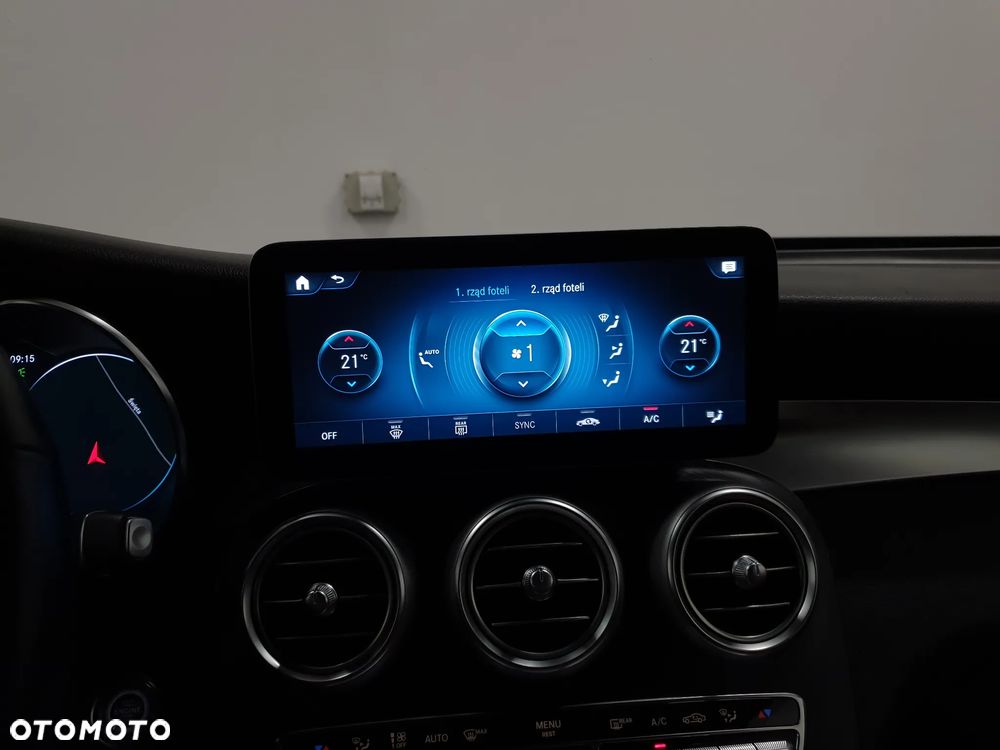 Mercedes-Benz GLC 300 d 4Matic 9G-TRONIC AMG Line Plus - 16