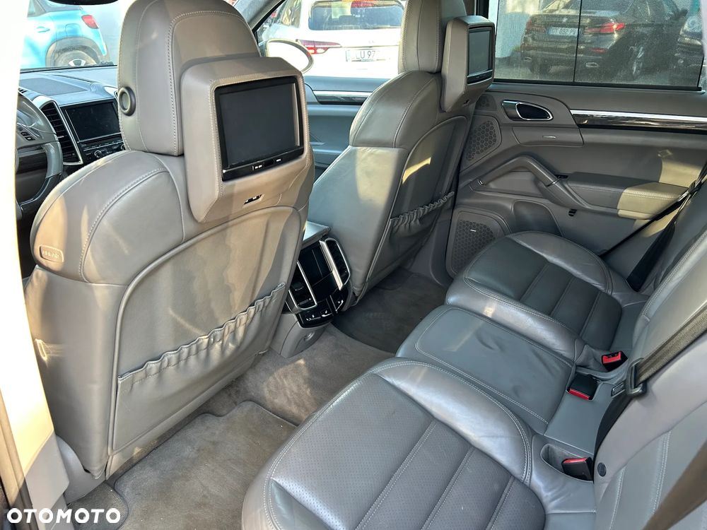 Porsche Cayenne Turbo Tiptronic S - 11