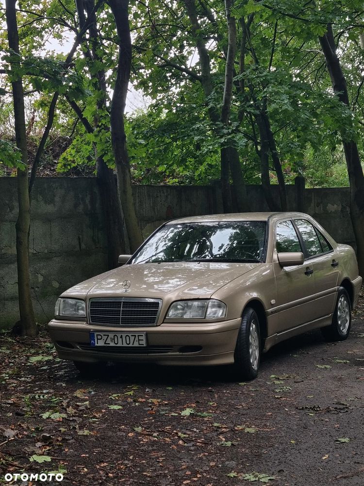 Mercedes-Benz Klasa C 220 CDI Classic - 1