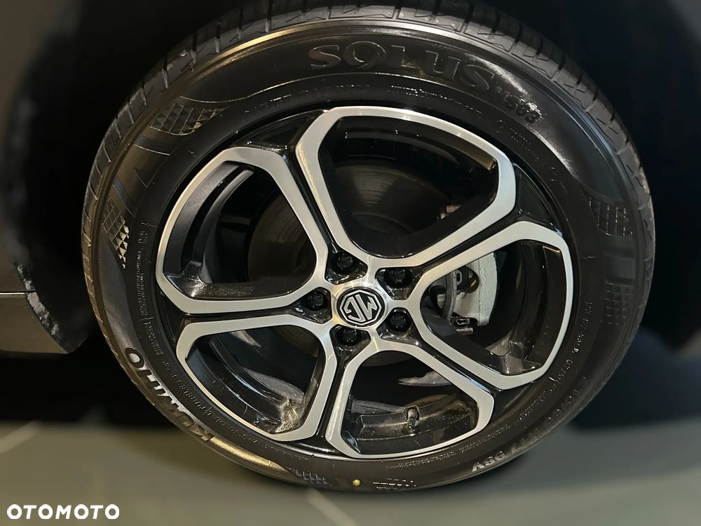 MG ZS Hybrid+ - 22