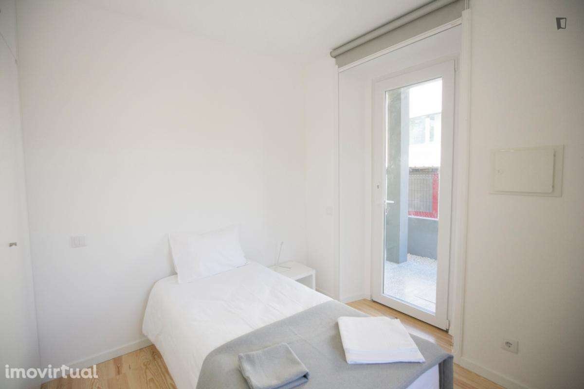 Quarto - localizado em Carcavelos Lisbon - Grande imagem: 4/52