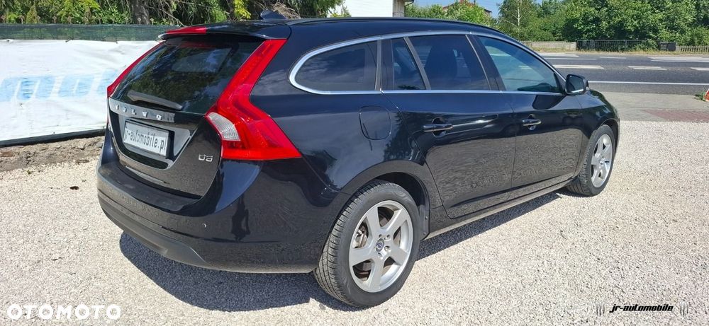 Volvo V60 D4 Geartronic Momentum - 3