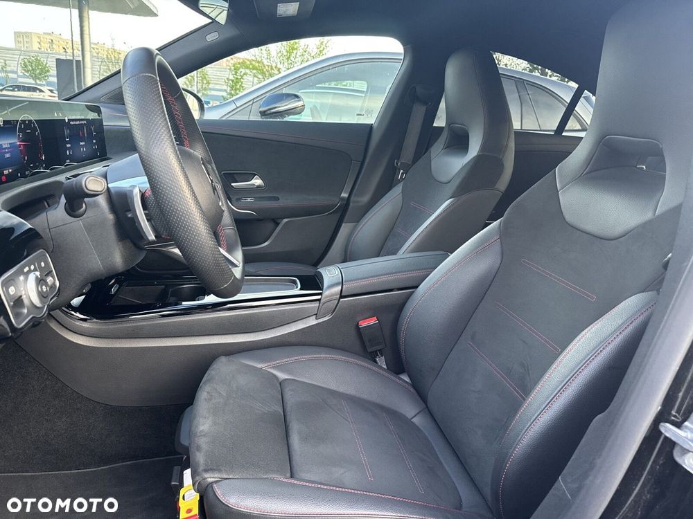Mercedes-Benz CLA 200 AMG Line 7G-DCT - 14