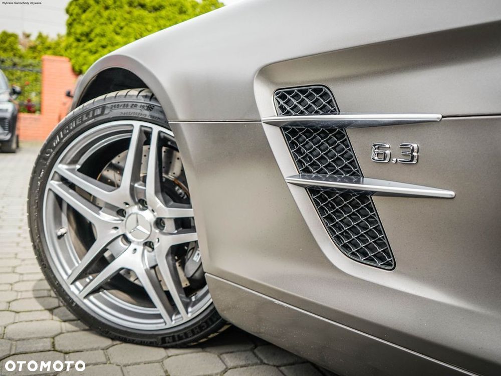 Mercedes-Benz SLS - 19