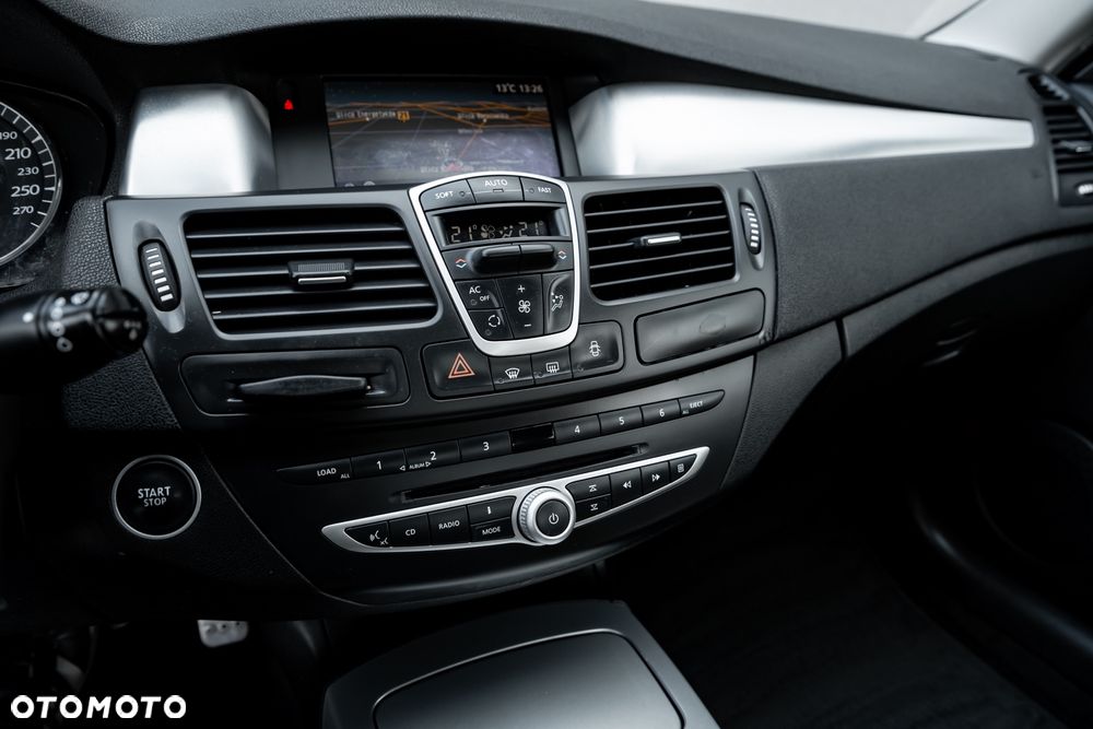 Renault Laguna V6 dCi 235 FAP GT - 24