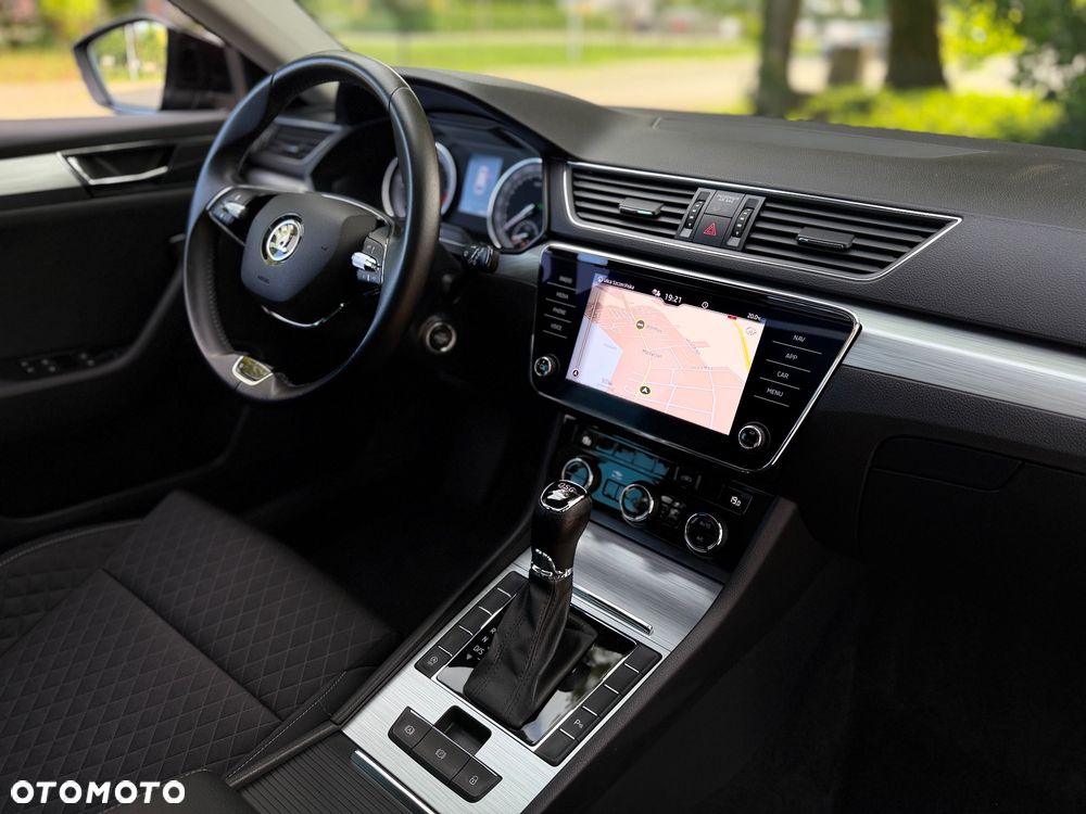 Skoda Superb 2.0 TDI DSG Style - 18
