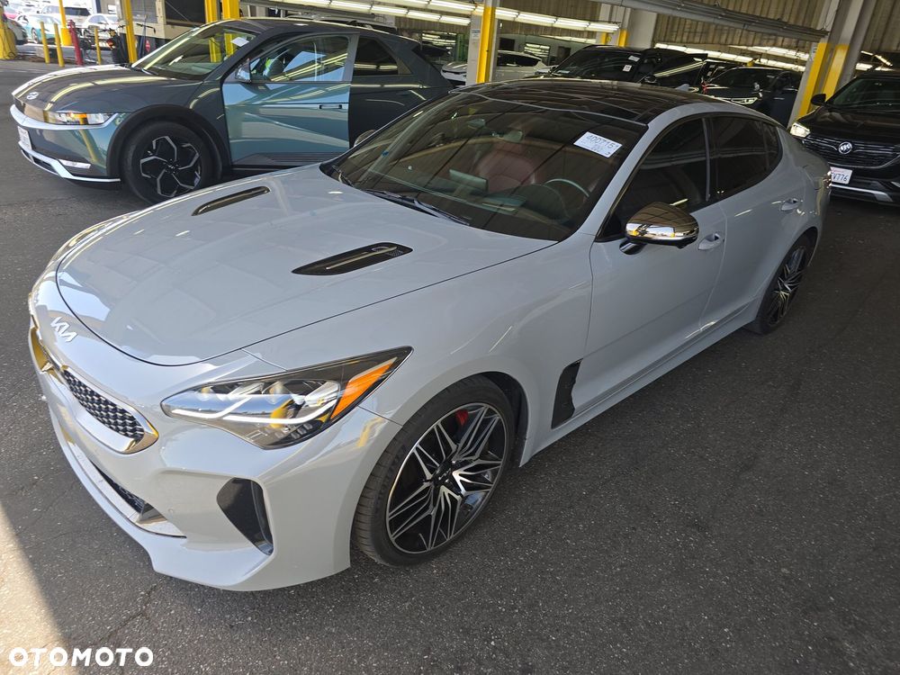 Kia Stinger - 3