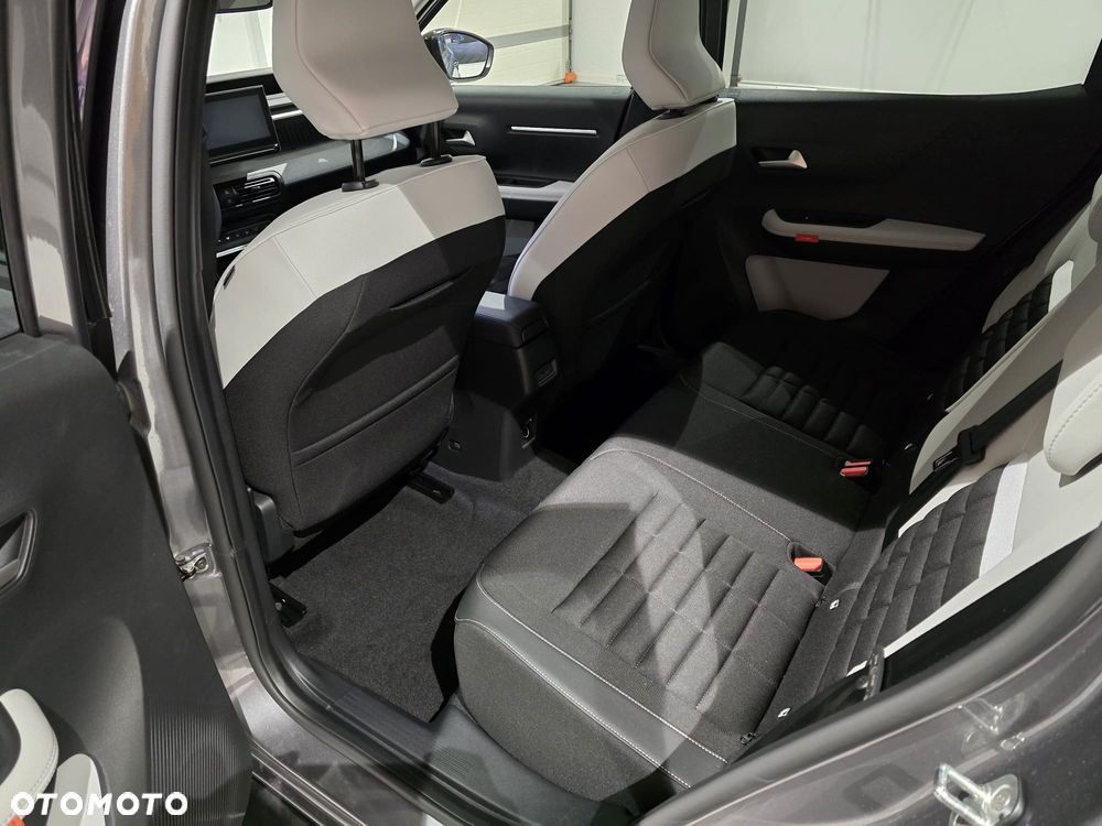 Citroën C3 Aircross 1.2 mHEV Plus S&S eDCT6 - 11