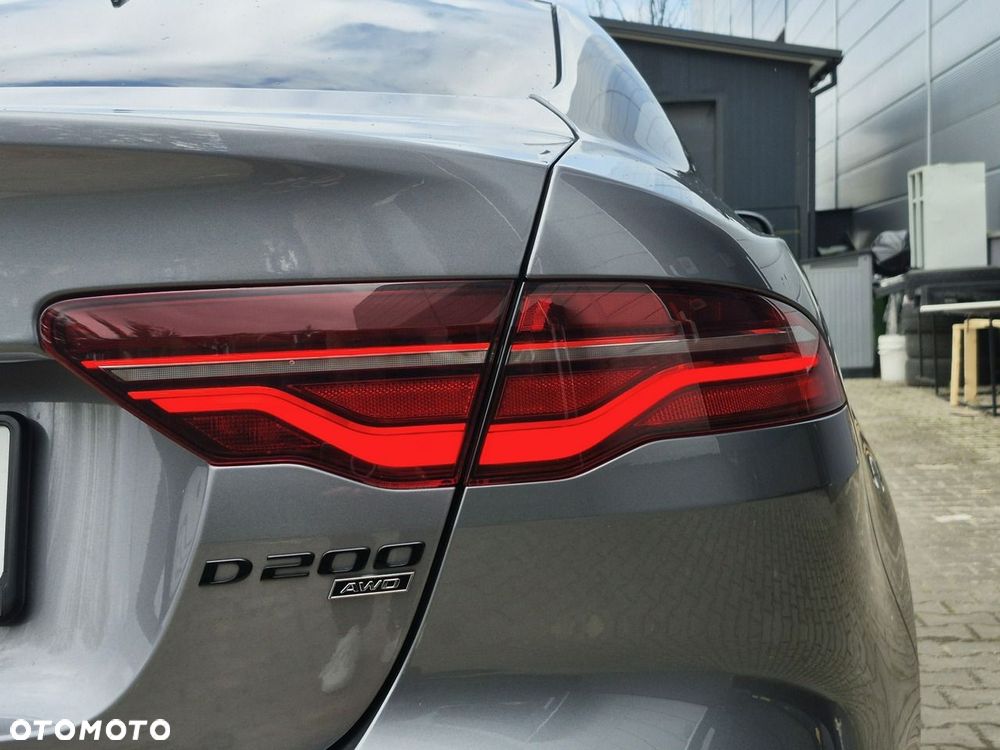Jaguar XE D200 AWD SE - 15