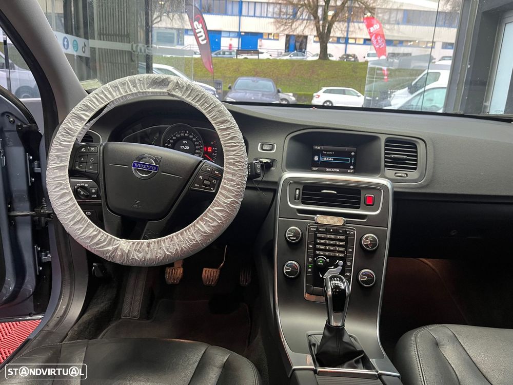 Volvo V60 2.0 D3 VOR - 10