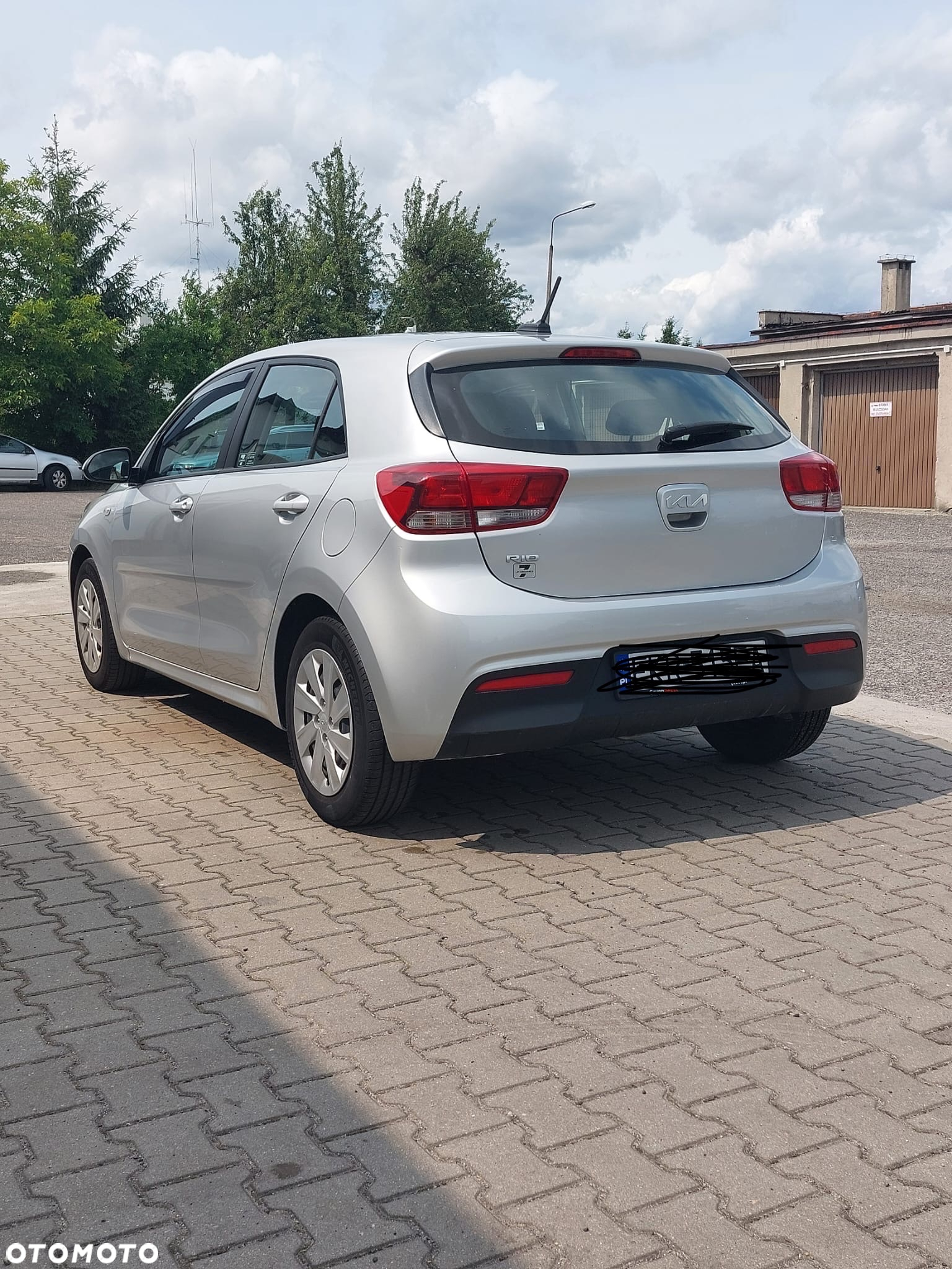 Kia Rio - 10