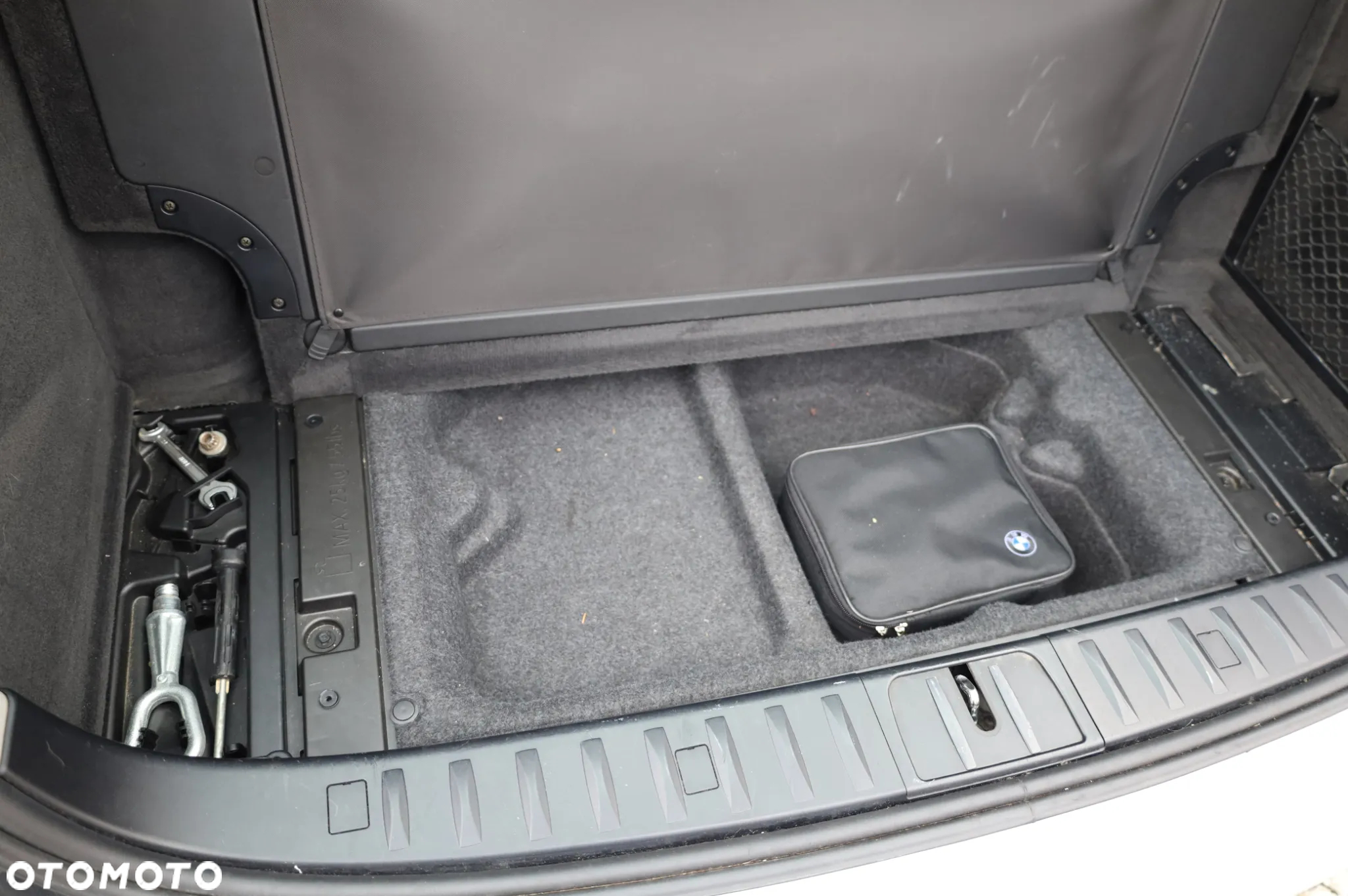 BMW Seria 3 325xi Touring - 10