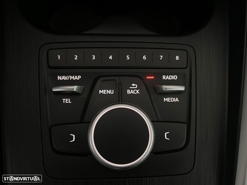 Audi A4 2.0 TDI S-line S tronic - 16