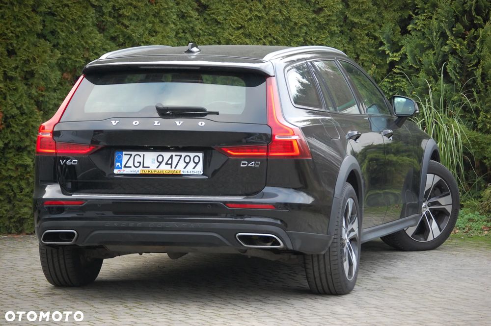Volvo V60 Cross Country D4 AWD Geartronic Pro - 11