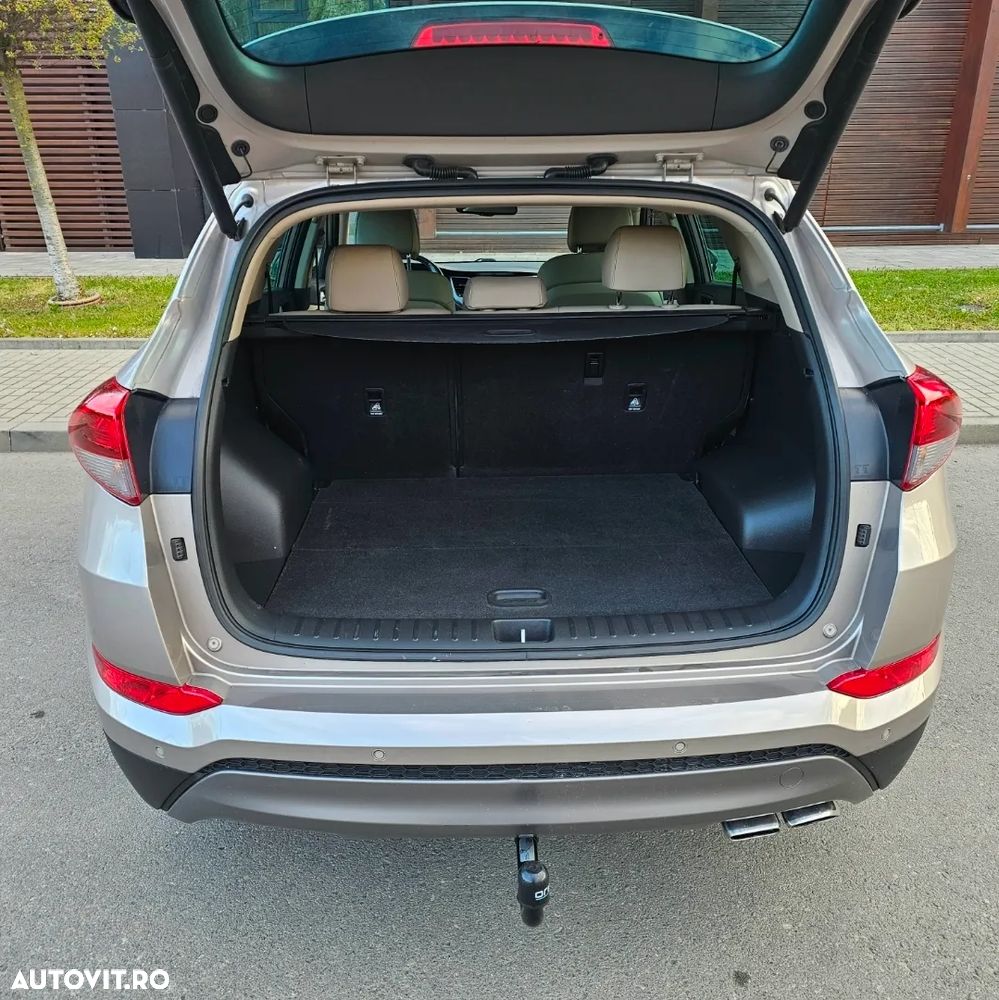 Hyundai Tucson 2.0 CRDI 4WD Automatik Advantage - 13