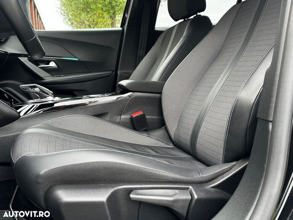 Peugeot 2008 BlueHDi 130 EAT8 Allure Pack - 33