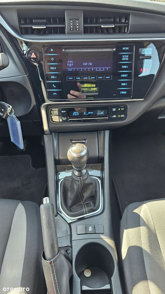 Toyota Auris 1.33 VVT-i Active - 17