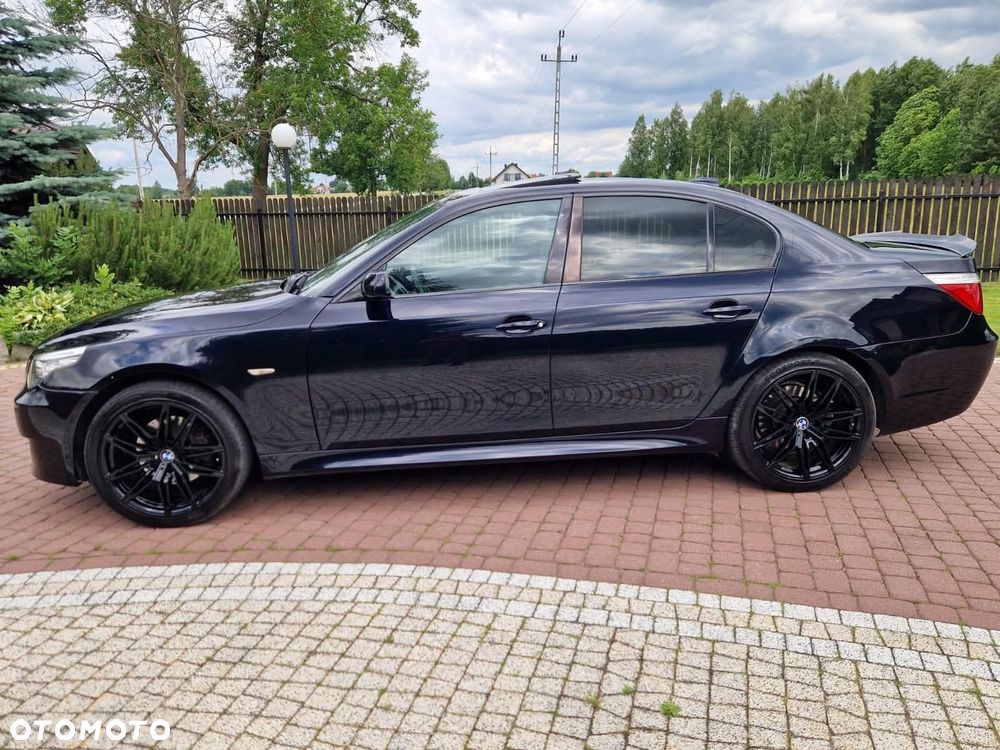 BMW Seria 5 525d xDrive - 11