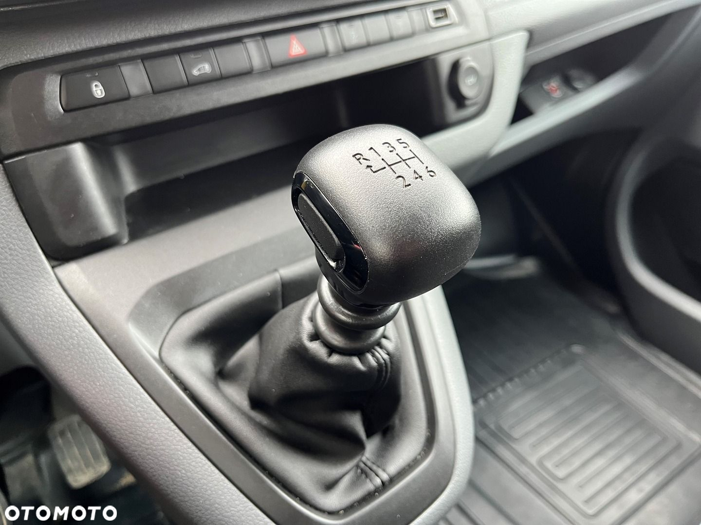 Toyota PROACE - 16