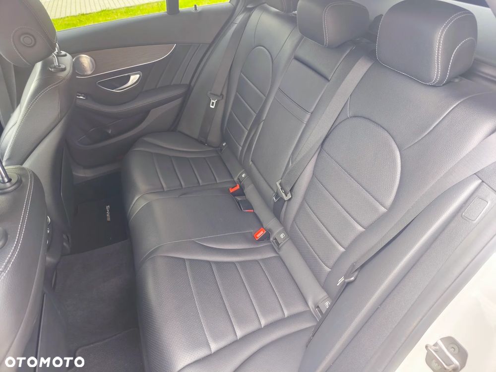 Mercedes-Benz Klasa C 300 d 9G-TRONIC AMG Line - 23