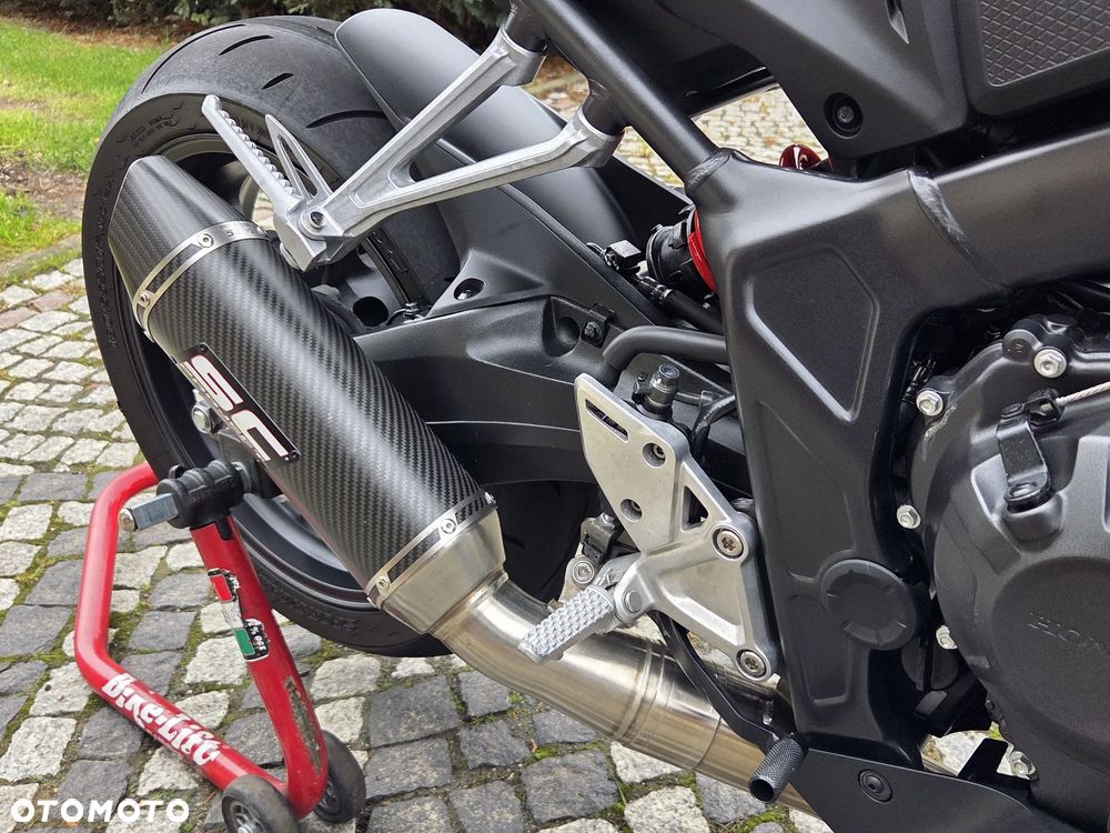 Honda CBR - 33