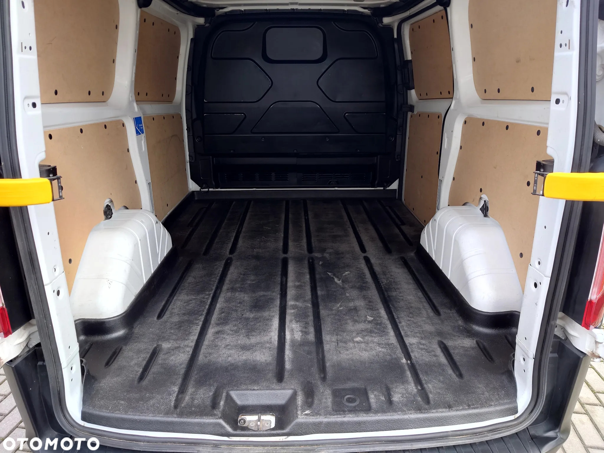 Ford Transit Custom - 13