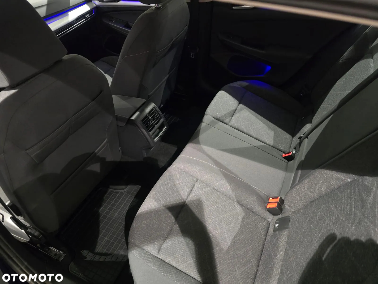 Volkswagen Golf VIII 1.5 TSI EVO Life - 13